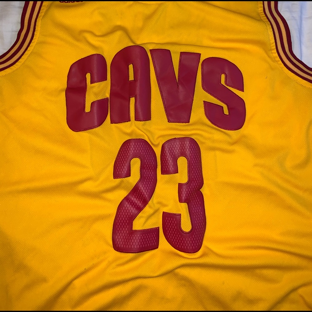 Men’s Cavaliers jersey